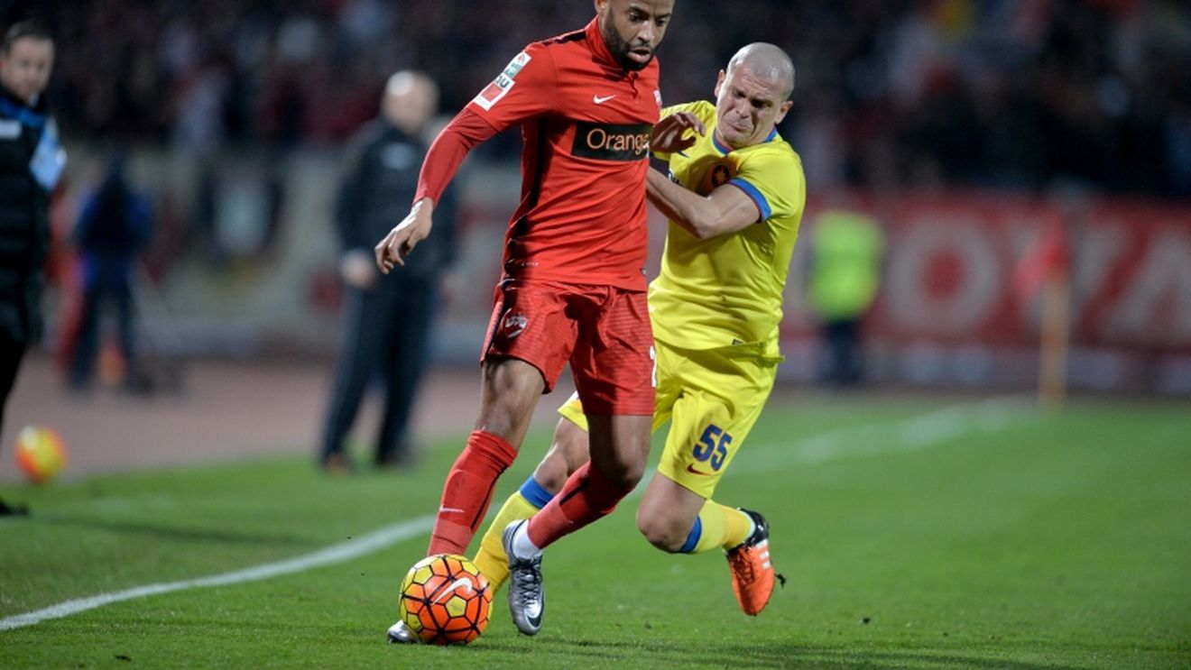 Gest grobian făcut de Bourceanu: cot în gât aplicat lui Gnohere și Steaua a rămas în 10 din minutul 43 