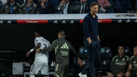 „Executat!”. Ziarele catalane au folosit același cuvânt pentru Xabi Alonso după ce Real Madrid l-a dat afară