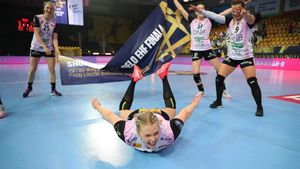Vipers Kristiansand este a doua finalistă a Ligii Campionilor la handbal feminin! Reprezentanta Norvegiei va înfrunta Brest în meciul pentru titlu + Florentin Pera va fi noul antrenor al echipei CSKA Moscova