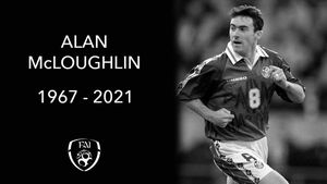 Doliu în fotbalul mondial! Alan McLoughlin, legenda Republicii Irlanda, a murit la 54 de ani, după ce a pierdut lupta cu cancerul!