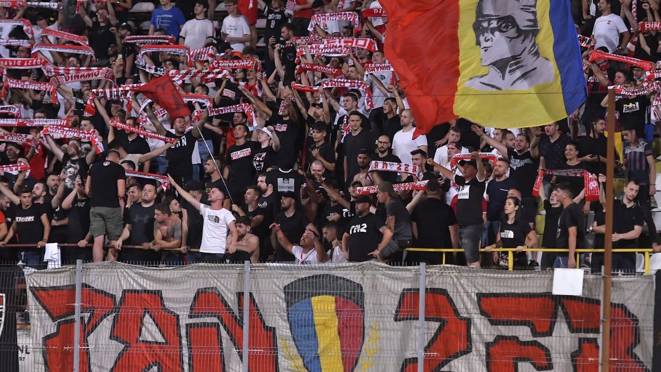 Scandal între fanii lui Dinamo după plecarea lui Mircea Rednic! „Timpul ultrașilor, al acestor golănași de doi lei, a apus. Cei din PCH au făcut numai prostii"