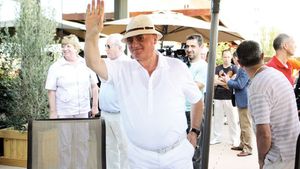 Dumitru Dragomir și-a salvat postul cu un contract de 82 de milioane de euro!** Câți bani vor primi cluburile din Liga 1