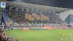 Scenografie impresionantă pentru Leonard Doroftei. Ce gest a făcut marele campion la meciul Petrolul – Dinamo