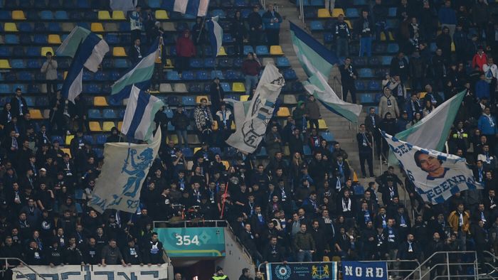 Moment inedit pe Arena Națională! Fostul antrenor al Universității Craiova a ajuns „lider de galerie” la meciul cu FCSB. Cum a fost surprins pe Arena Națională | SPECIAL