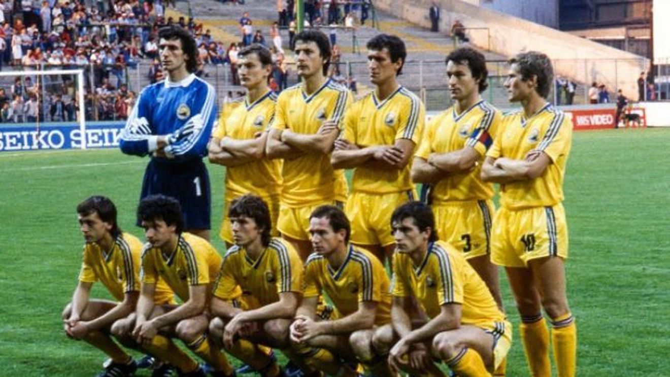 EXCLUSIV | "Avea un corp de atlet, era ca o statuie. Îmi era rușine să mă dezbrac de față cu el". Fundașul care le inducea frica adversarilor prin simpla prezență: "Lăcătuș se muta pe partea opusă când îl întâlnea"