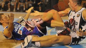 FOTO "U"au** ! Ce derby! "U" Mobitelco - Asesoft 72-68