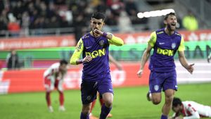 „Marșul” vicecampioanei spre play-off continuă: UTA - CFR Cluj 0-1