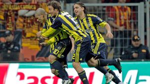 Fenerbahce a pierdut 25 de milioane de euro după ce a fost exclusă din Liga Campionilor!