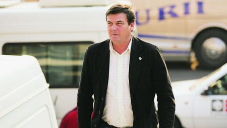 Remaniere totală la Pandurii! "Dacă retrogradăm păstrăm doar 4 jucători! Restul merg în Liga a V-a!"