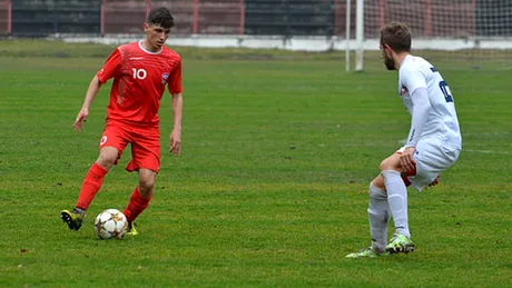 Fiul lui Ioșka Szijj e noua speranță a fotbalului reșițean.** Juniorul Bogdan a debutat în Liga 2 la doar 16 ani | VIDEO