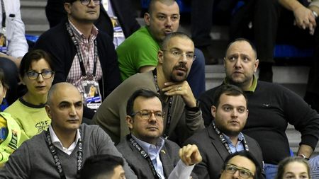 Fiul milionarului român a ajuns să trăiască în Spania, la doar 16 ani. Cum e viața acolo: „E trist că a trebuit să-l las să plece la vârsta asta”