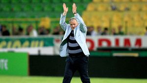 Rapidiștii și-ar vedea visul cu ochii după plecarea lui Copos!** Porumboiu: "Îmi place Rapidul!" 3 motive pentru care vasluianul ar veni ca șef în Giulești