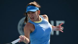 Simona Halep, interzisă la Roland Garros de un pact în trei semnat în culise! De ce are șanse sub 5 la sută să primească wildcard pe modelul Martinei Navratilova