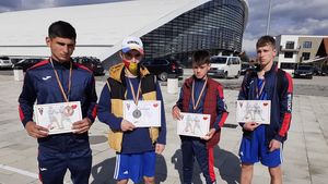 Boxul ieșean are viitor! Record de medalii pentru pugliștii ieșeni la Campionatul Național de juniori de la Tg. Jiu: „Acești copii trebuie susținuți, altfel îi pierdem!”