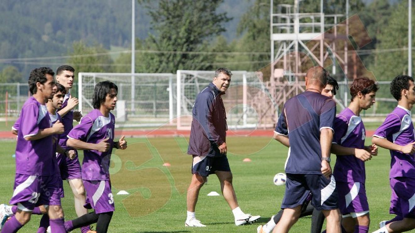 Olăroiu și Rădoi se bat pentru postul de antrenor la Steaua :)** Ce zice Oli de elevul său