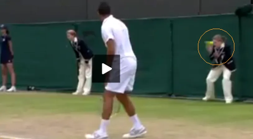 OUCH, asta chiar a durut!** VIDEO - Faza zilei la Wimbledon: cum să parezi cu nasul o minge servită cu 220 km/h:)