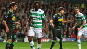 Mașinăria Celtic și talismanul Kolo Toure! Echipa lui Brendan Rodgers a făcut "tripla" istorică și a terminat sezonul neînvinsă, iar fundașul ivorian a reușit o performanță unică