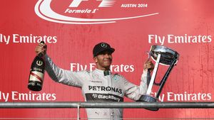 Lewis Hamilton: "Mi-am împlinit un vis din copilărie, este incredibil să fiu triplu campion mondial"