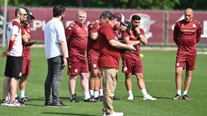 Continuă „curățenia” în lotul Rapidului, la ordinul lui Neil Lennon: mijlocașul s-a despărțit de giuleșteni!