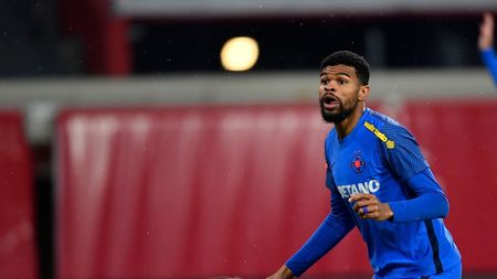 Ce lovitură ar fi pentru Malcom Edjouma! Mijlocașul de la FCSB ar putea fi antrenat la noua echipă de fostul selecționer al Olandei