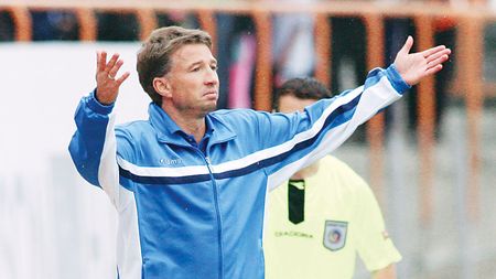 Petrescu, speriat de huligani