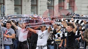 "Ultrași" cu suflet mare. Fanii lui "U" Cluj strâng bani pentru familiile a doi dintre militarii decedați în accidentul aviatic de la Sibiu