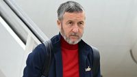 Mihai Stoica l-a făcut praf pe Cristi Balaj după hora bucuriei de la FCSB – CFR Cluj: „Mare conducător a ajuns. Am văzut șmecheri d-ăștia”