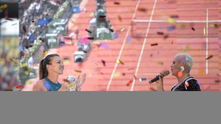 VIDEO | Nebunie pe Arena Națională! Zeci de mii de fani au creat un moment fabulos în numele Simonei: "Nu m-am așteptat la așa ceva". Campioana de la Roland Garros a închis seara cu un mesaj transmis cu lacrimi în ochi