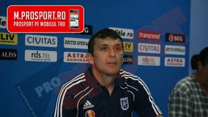 Craiova s-a calificat în optimi!** Neagoe: "A fost un meci de antrenament cu public"