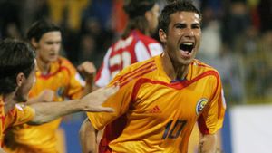 Dialog spumos între Hagi și Mutu:** "Dacă zice nașul, vin la Steaua! Îmi lipsește Champions League, aștept oferta!" 