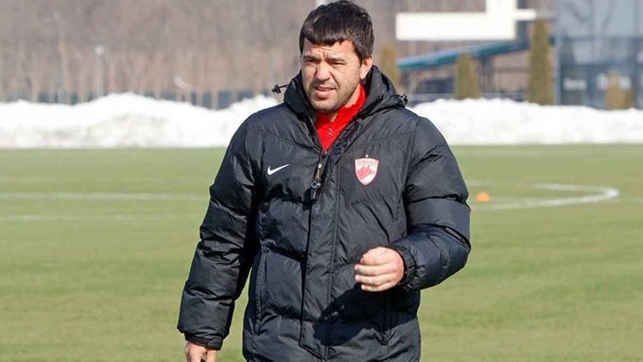 Contra i-a luat luat tare pe "câini" încă din primele zile! Replica antrenorului l-a lăsat fără cuvinte pe un jucător : "Vezi ce spui, că te ia..."