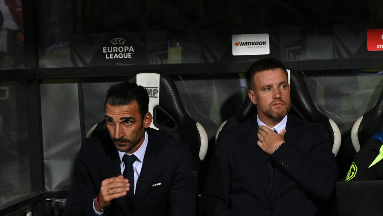 Gigi Becali a depășit orice limită și a spus cum a făcut schimbările în PAOK - FCSB 0-1. Pintilii și Charalambous chiar nu au niciun cuvânt de spus de pe bancă