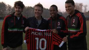 VIDEO** "Ai se eu te pego" face furori în vestiarul Milanului! Pato, Robinho și Tiago Silva au exersat celebrul dans alături de Michel Telo