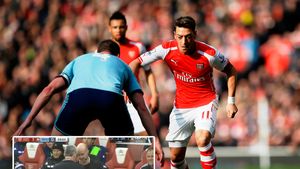Moment extrem de rar în fotbal petrecut în minutul 60 al partidei Arsenal - West Ham! Arbitrul de centru a cerut schimbarea. Reacția fanilor londonezi