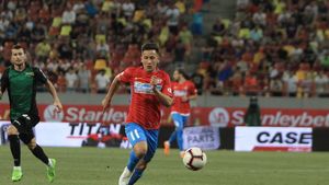 Moruțan "bombardat" de fanii lui Dinamo. Ce i-au făcut "câinii" în timpul primei reprize