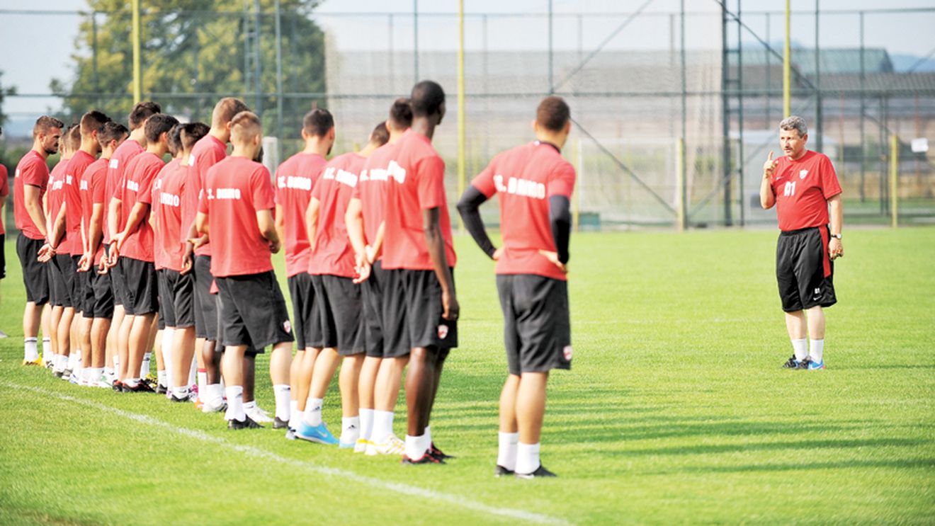 7 zile până la Derby de România! Armată pentru a bate "armata". Cum pregătește Mulțescu meciul cu Steaua