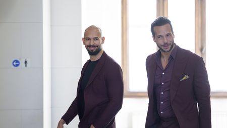 Teoria conspirației pe care o are milionarul din fotbalul românesc despre frații Tate. „Ofițeri FBI sub acoperire”