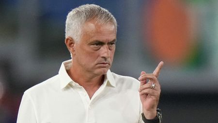 Jose Mourinho, replica zilei pentru Antonio Cassano, cel mai dur critic al antrenorului Romei: „La Madrid lumea își aduce aminte doar de geaca lui”