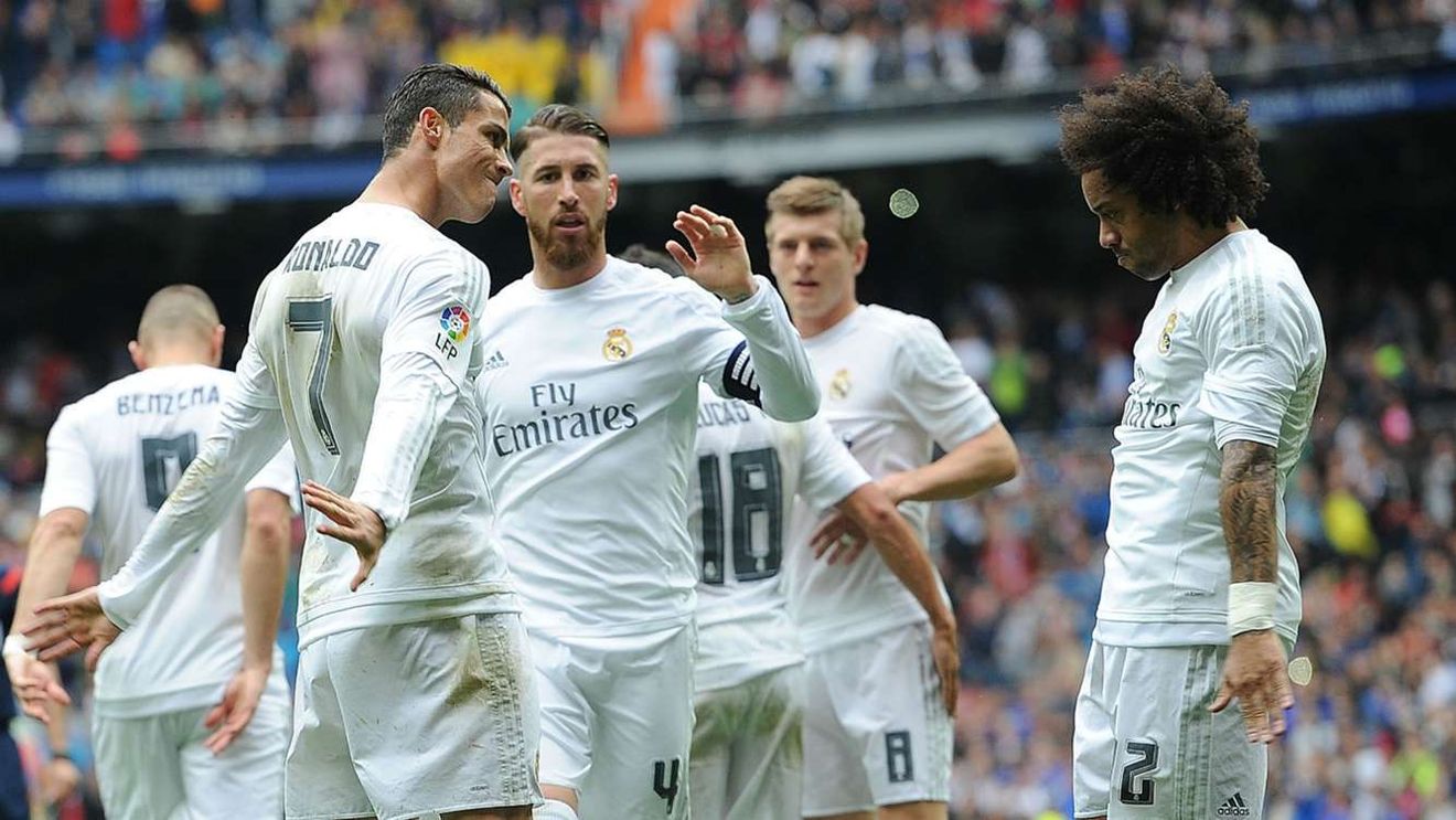 Victorie clară pentru Real Madrid. "Galacticii" n-au transpirat cu Alaves și au cinci puncte peste Barcelona