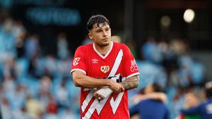 „Transferul lui Andrei Rațiu, confirmat”. Spaniolii au făcut anunțul, la o zi după ce a încercat să-i dea un cap în gură colegului