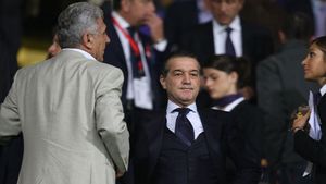 "Dacă Gigi Becali nu vinde Steaua în următorii cinci ani**, nu va mai avea cu ce să o țină!"