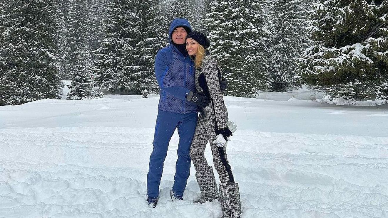 Ce îi face Valentina Pelinel lui Cristi Borcea de Crăciun ca să mențină vie relația de iubire dintre ei! „Hai, să mai existe și surprize”
