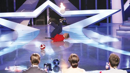 "Românii au talent" vs.** Steaua - Dinamo!