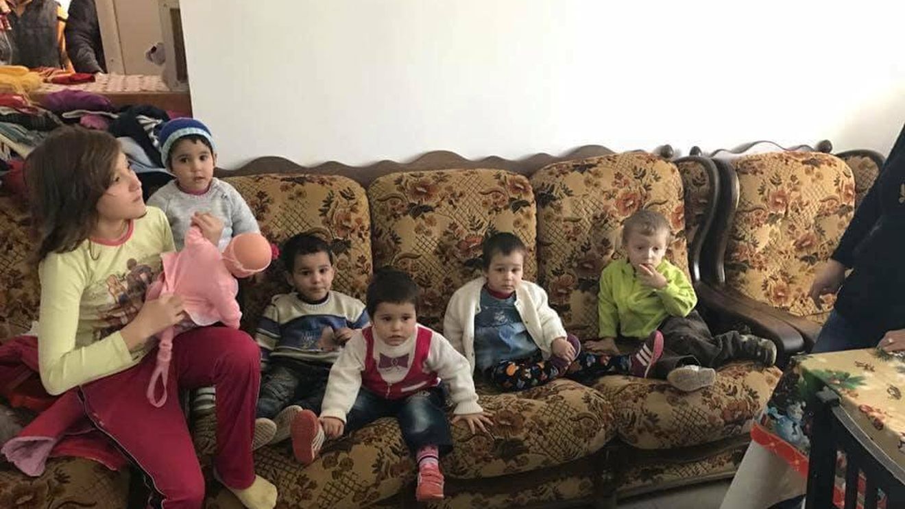 Galeria Stelei organizează o campanie pentru copiii orfani. Patru foști fotbaliști ai roș-albaștrilor se alătură inițiativei. FOTO 