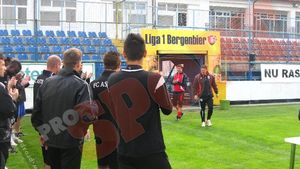 FOTO** Selymes serbat cu tort și... făină! :) Antrenorul Astrei a împlinit 41 de ani