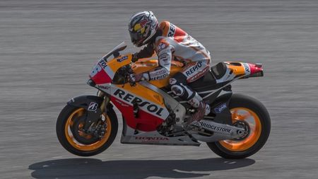 Dani Pedrosa a câștigat Marele Premiu al Japoniei, Rossi a venit pe doi. Cu trei etape înainte de final, "Il Dottore" e pe primul loc, cu 18 puncte avans față de Lorenzo