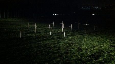 "Salvare sau violență!"** Fanii lui Ascoli au făcut un gest MACABRU: 11 cruci așezate în 4-4-2 pe stadionul echipei