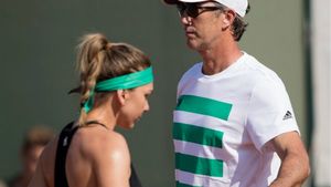 Darren Cahill a inspectat terenul pe care Simona Halep va juca în turul 2 la Wimbledon: "Are o structură incompletă!" La ce s-a referit australianul