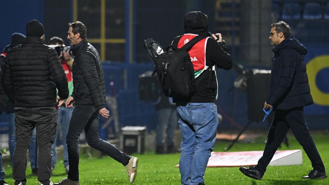 Surpriză mare în Superliga! Antrenorul negociază rezilierea contractului