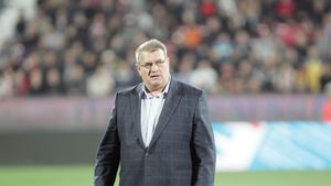 "Șepcile roșii" intră în grevă după derby!** Iuliu Mureșan: "Mă gândesc să le dau o masă celor de la Â«UÂ»"